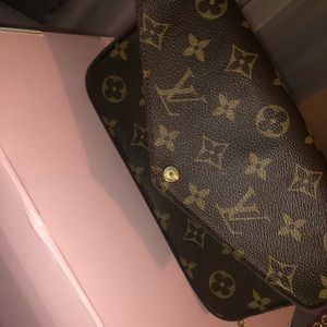 Louis Vuitton felicie pochette